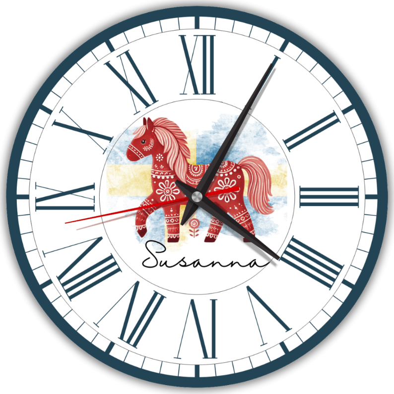 Schöne Wanduhr mit traditionellem Dalapferd-Muster