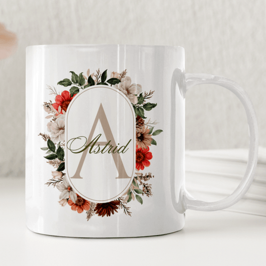 Personlig mugg – Elegant blomsterkrans – mugg med namn