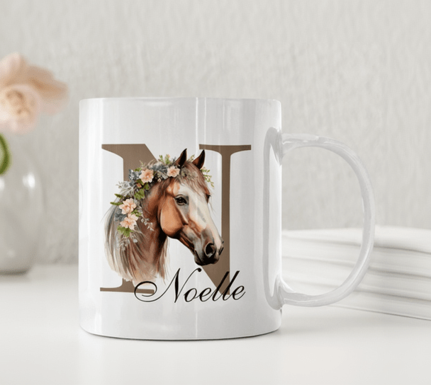 Personalisierte Pferdetasse – mit Buchstabe und Namen