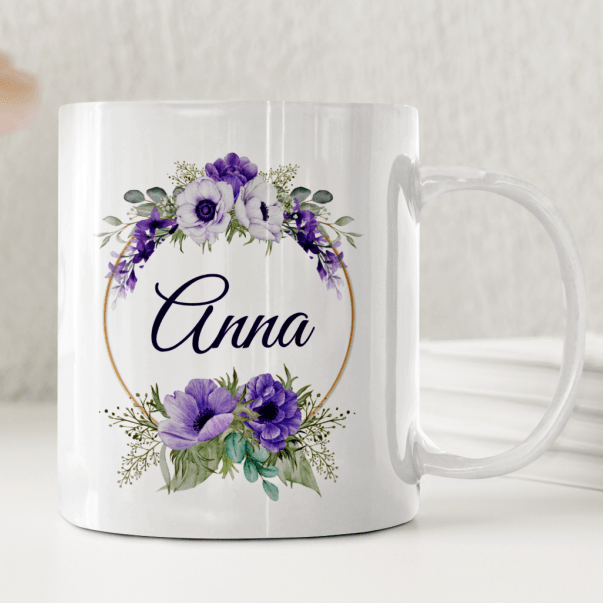 Personlig mugg – Lila blomkrans – mugg med namn
