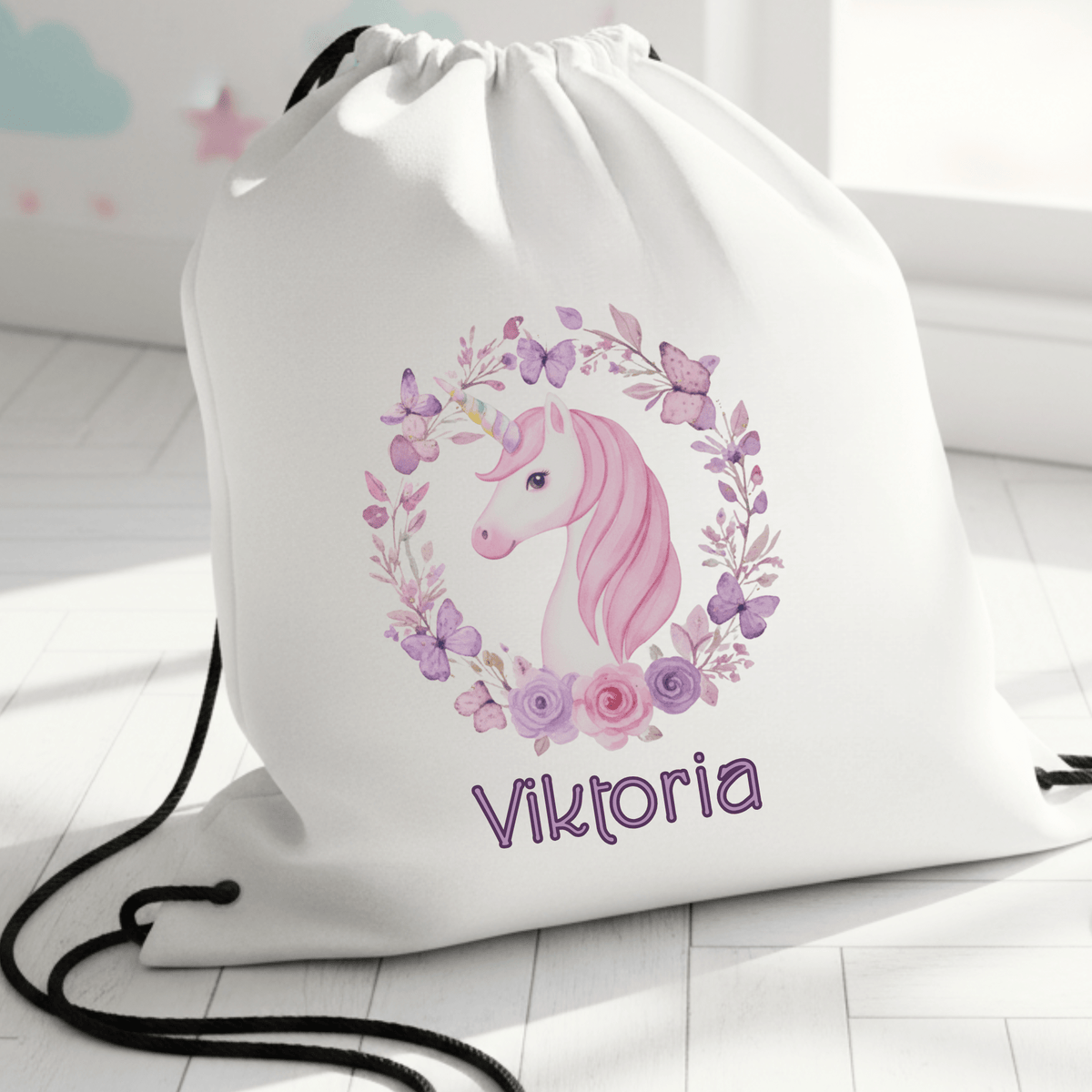 Personalisierter Turnbeutel – Einhorn im Blumenkranz – mit Namen