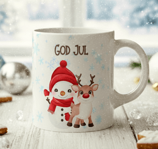 Personlig julmugg – Snögubbe i vinterskrud – mugg med namn