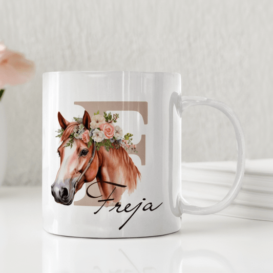 Personlig hästmugg – blomkrans – mugg med namn