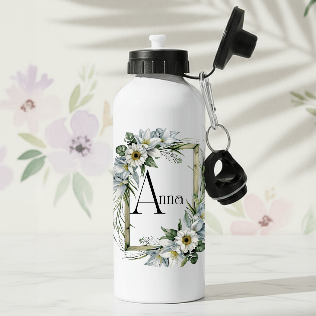 Weiße Blumen mit Goldrahmen – personalisierte Trinkflasche mit Namen