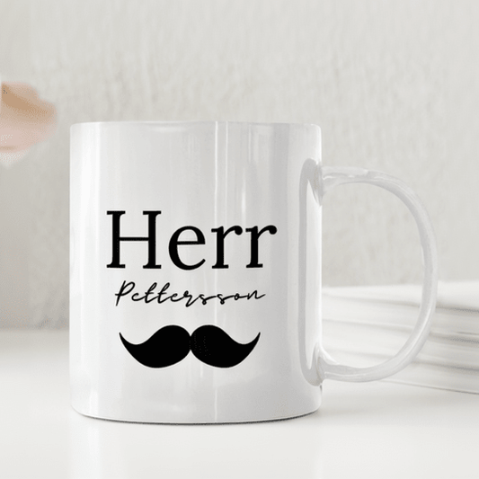Personlig mugg – Herr-mugg med mustasch – mugg med namn