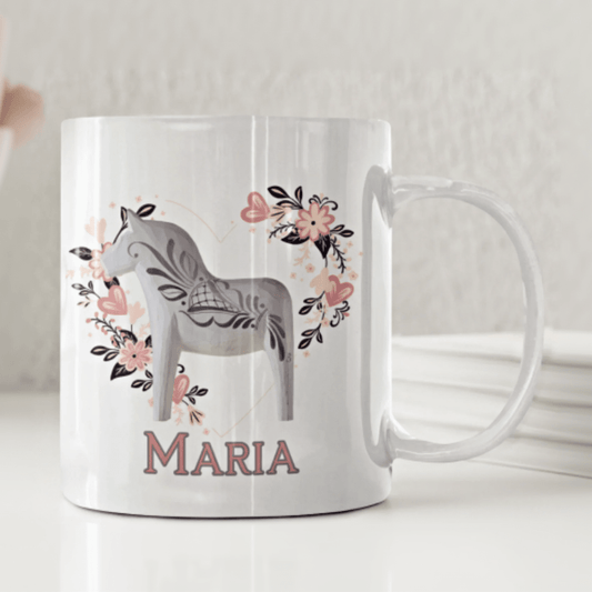 Personlig mugg – Modern dalahäst – mugg med namn