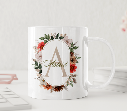 Personlig mugg – Elegant blomsterkrans – mugg med namn
