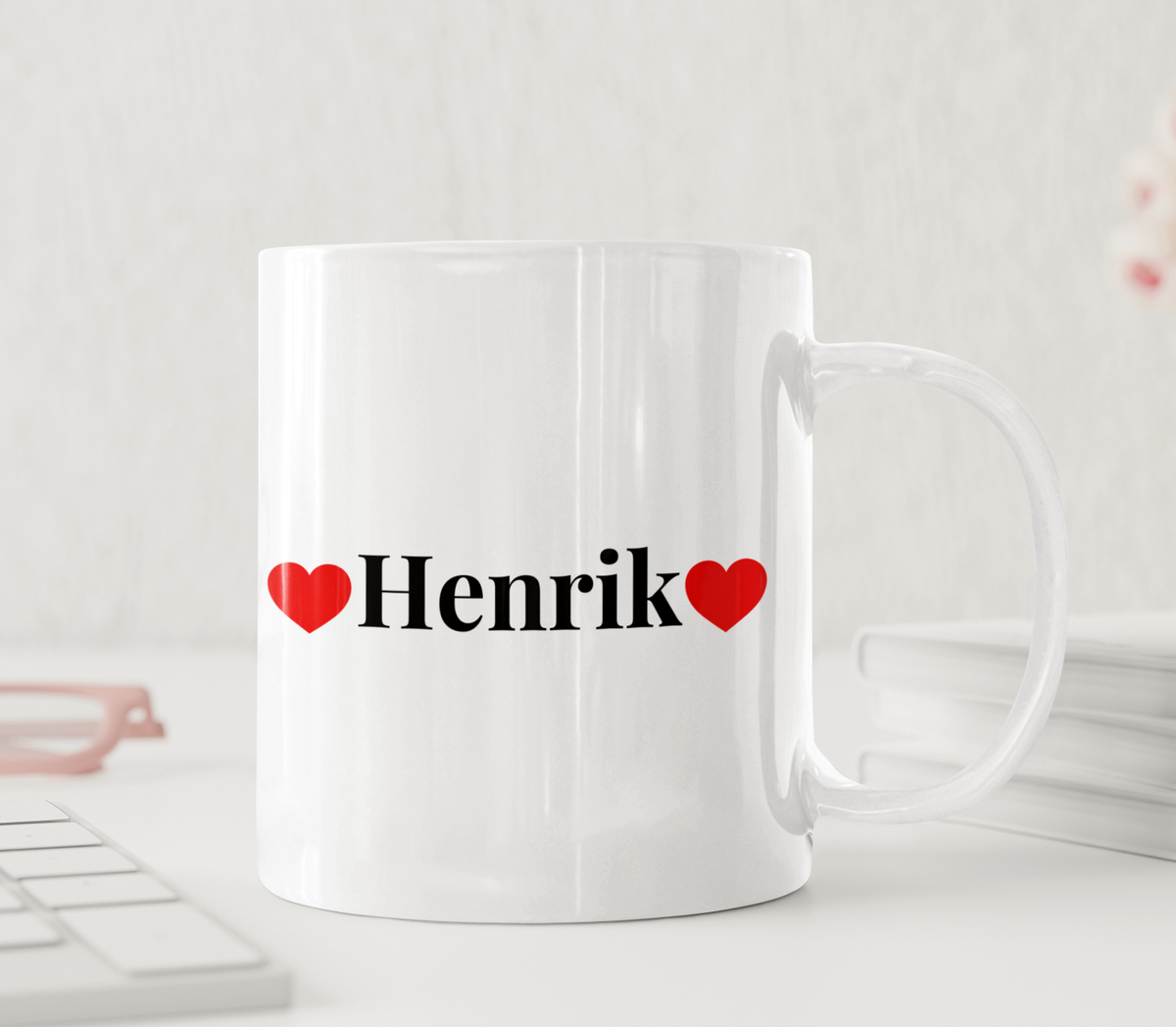 Personalisierte Tasse – Name mit roten Herzen – Tasse mit Namen