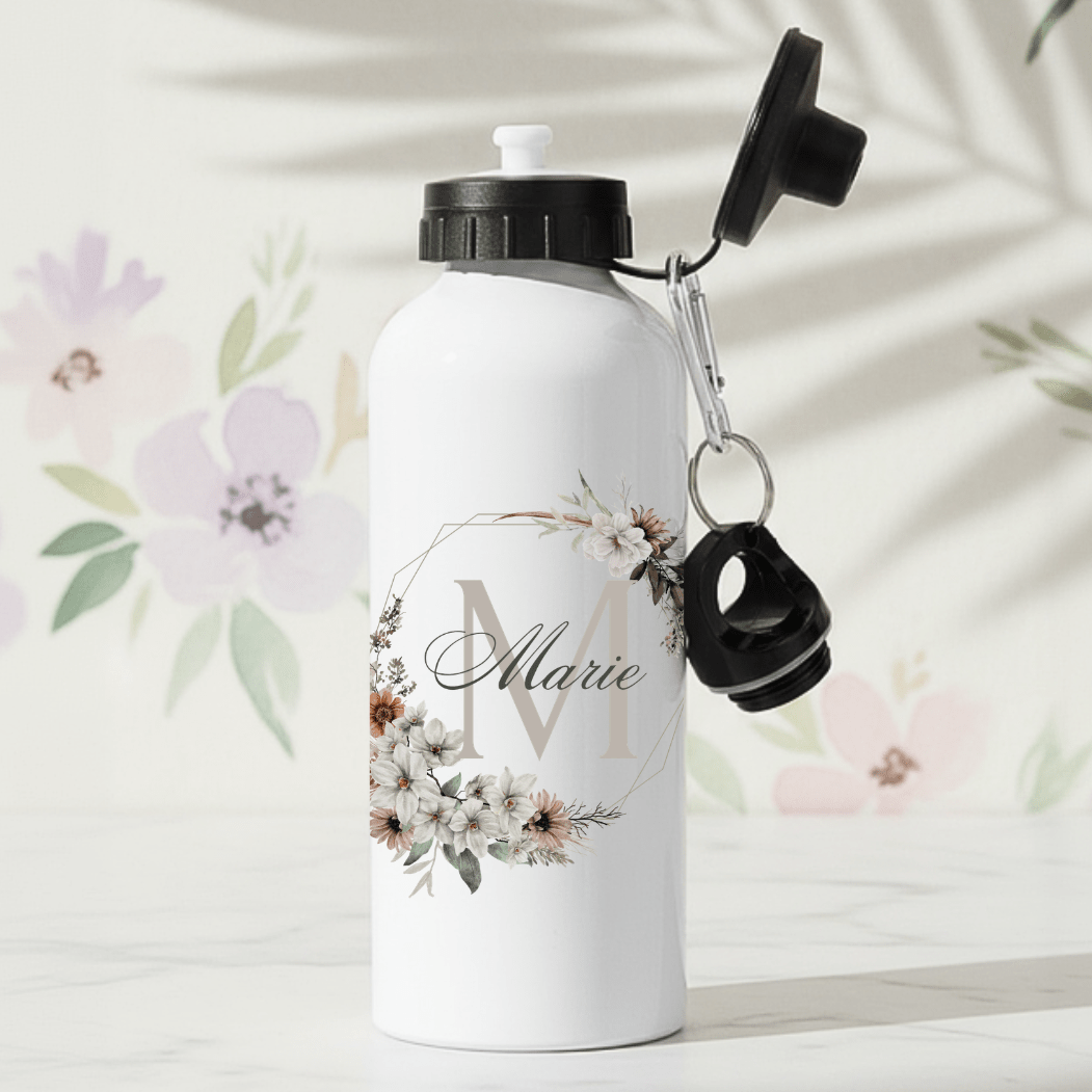 Blumenkranz mit Initiale – personalisierte Trinkflasche mit Namen